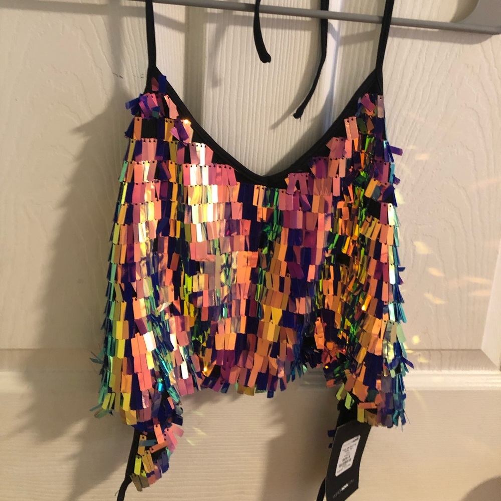 Fashion Nova Halter Crop top. NWT. Size Sm.